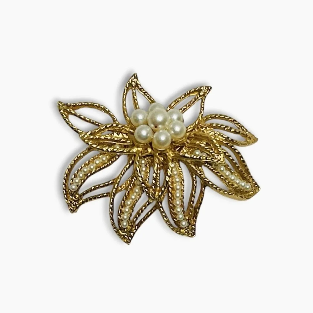 Vintage Corocraft Brooch Gold Tone Floral Signed 1950's Poinsettia Pearl